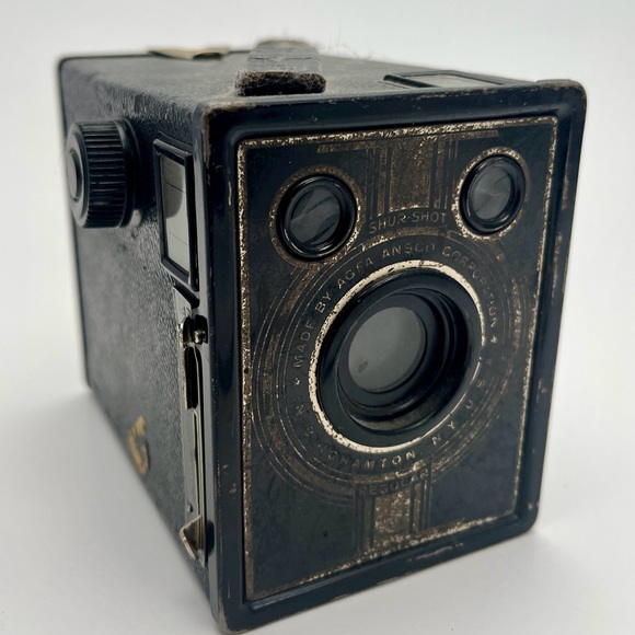 Vintage 35 Brownie, Argus C3 50mm camera, Charlie Chaplain film & 2 vintage Mags - Picture 5 of 16